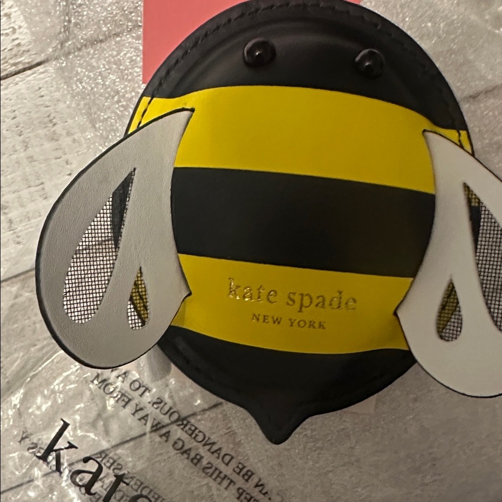 Nwt Kate spade buzz bee coin purse - Picture 3 of 7